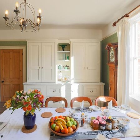 The Waltons Bed & Breakfast Dorking Exterior foto