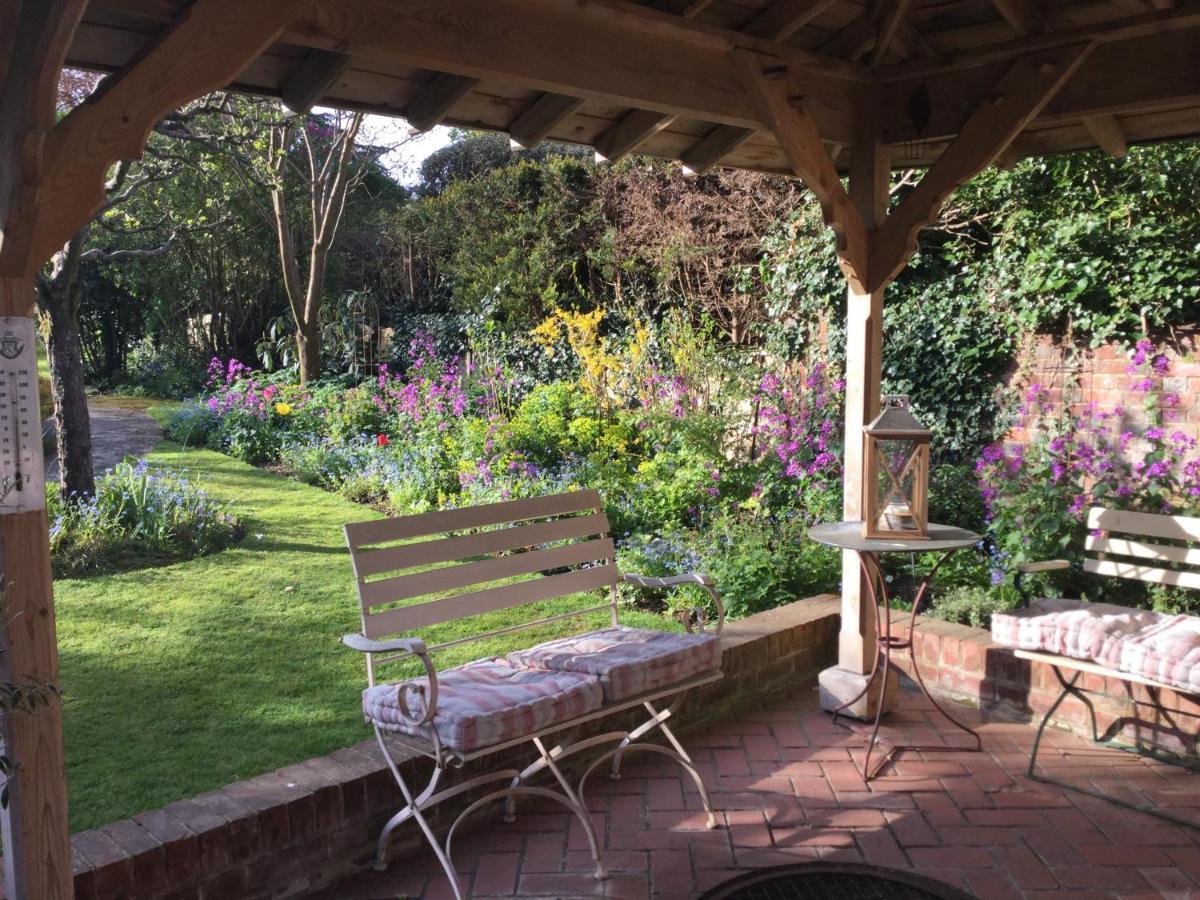 The Waltons Bed & Breakfast Dorking Exterior foto