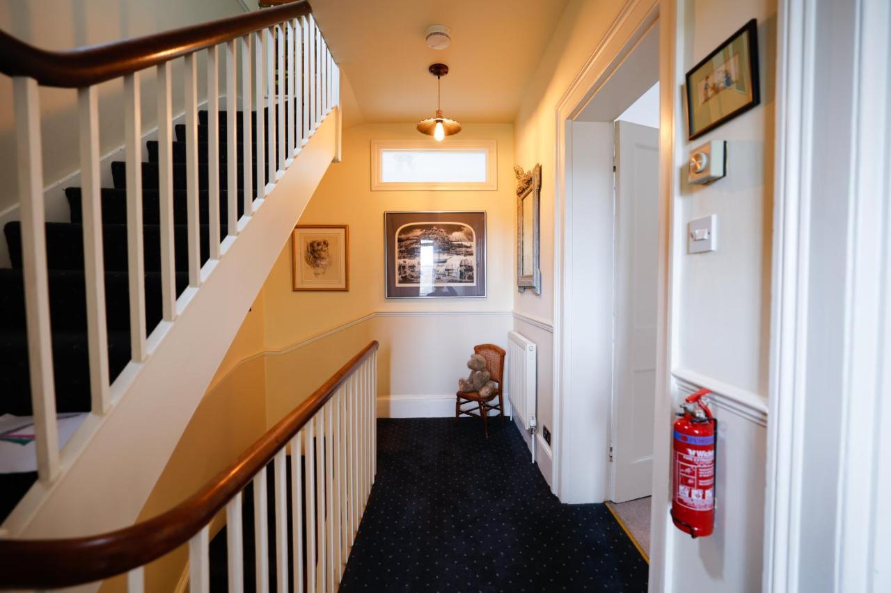The Waltons Bed & Breakfast Dorking Exterior foto