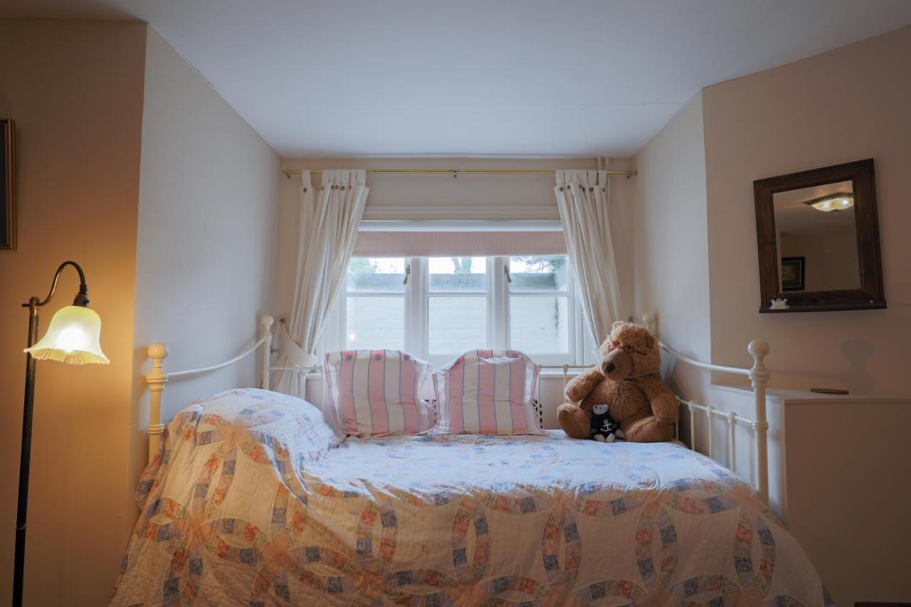 The Waltons Bed & Breakfast Dorking Exterior foto