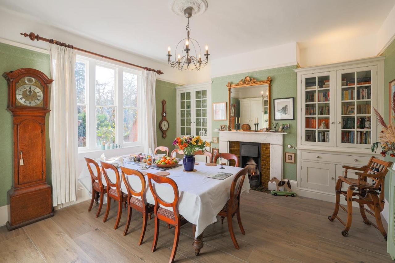The Waltons Bed & Breakfast Dorking Exterior foto