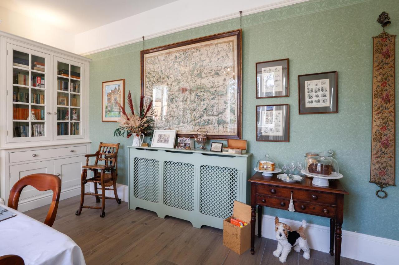 The Waltons Bed & Breakfast Dorking Exterior foto